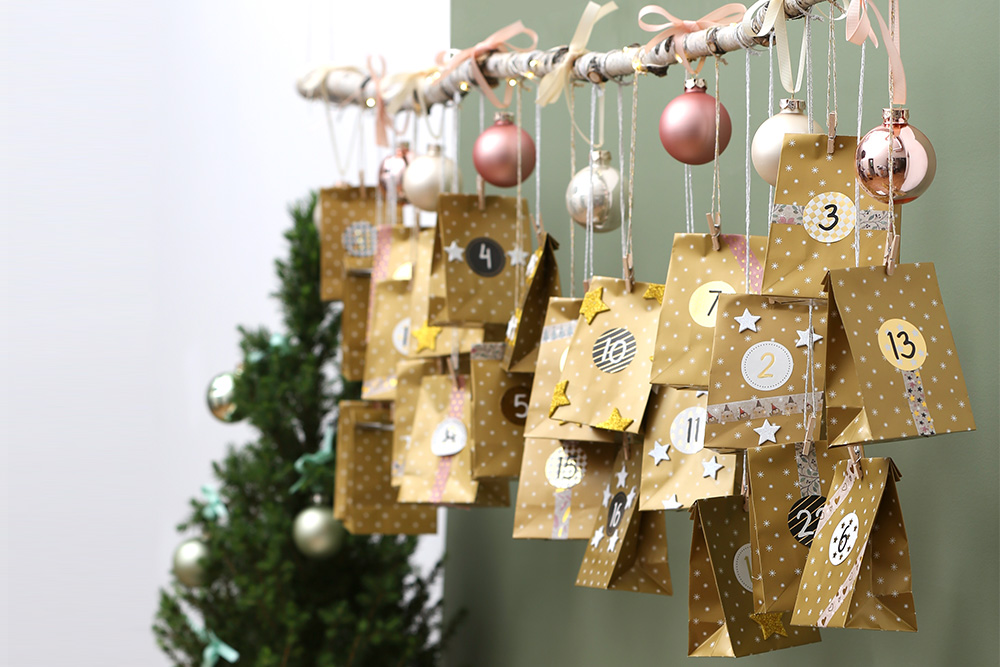 24 Calendario dell'Avvento da riempire sacchetti regalo di Natale con 48 numeri adesivi sacchetti regalo 24 mini mollette in legno e corda di canapa da 10 m 