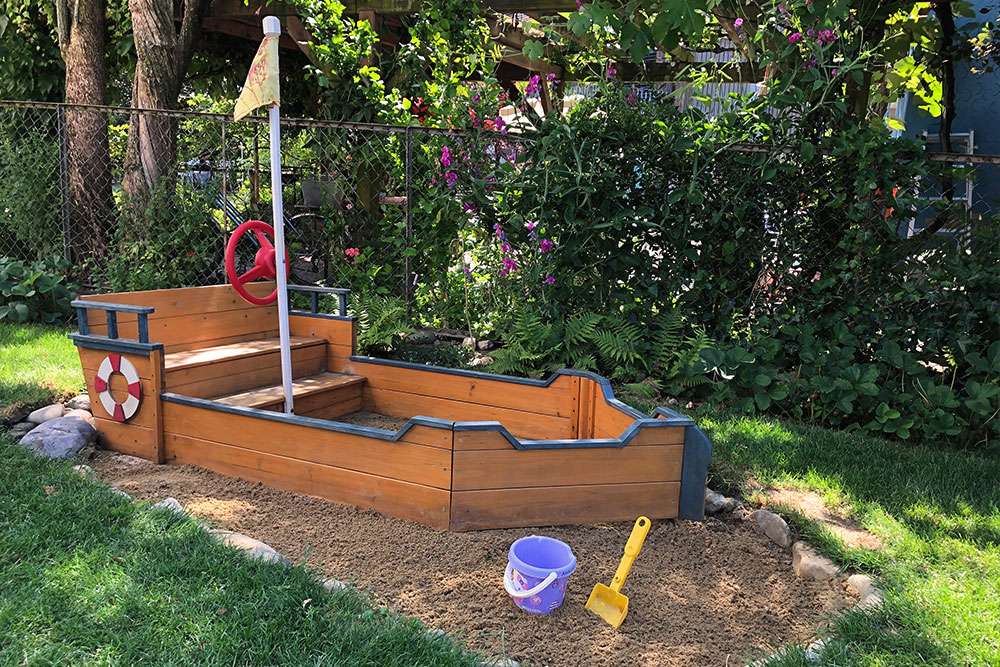 Bac à sable en bois en forme de bateau - Couleur Garden