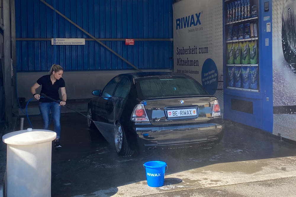 I prodotti Riwax sono ideali per la pulizia e la cura dell'auto